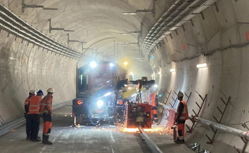 LES PREMIERS RAILS 100 % « BAS CARBONE » ONT ÉTÉ POSÉS SUR LE TRONÇON COMMUN DES FUTURES LIGNES 16 ET 17